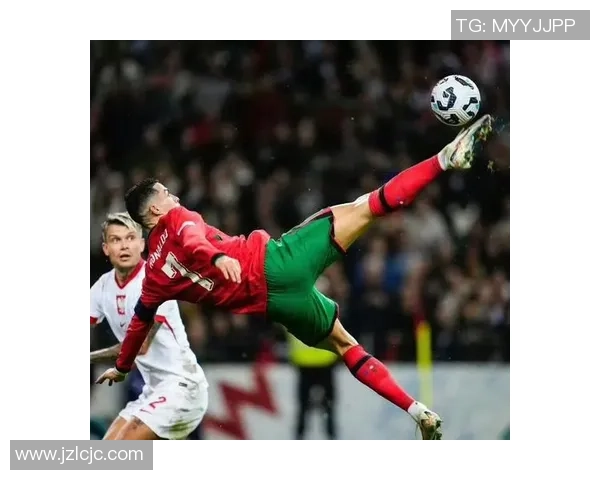 足球巨星们的搞笑日常：从穿越球场到滑稽庆祝动作的幕后故事