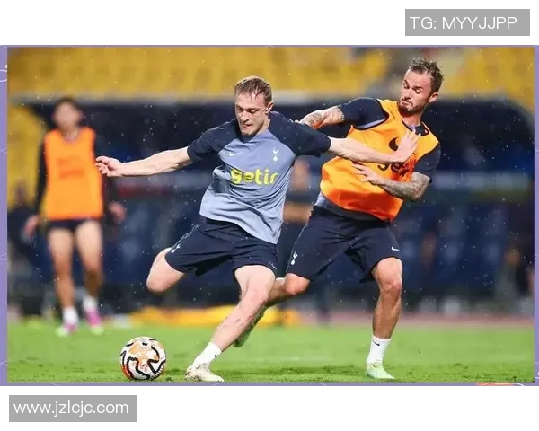 聚焦足球明星背后的女人们 她们如何影响球场内外的成功与挑战 聚焦足球明星背后的女人们 她们如何影响球场内外的成功与挑战