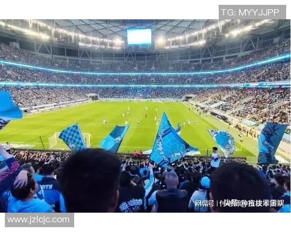 足球明星频遭辱骂背后真相:球迷情绪失控与媒体炒作的双重影响 足球明星频遭辱骂背后真相:球迷情绪失控与媒体炒作的双重影响